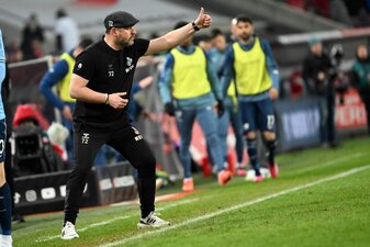 Wie lange bleibt Steffen Baumgart als Trainer beim 1.FC Köln? Wie lange bleibt Steffen Baumgart als Trainer beim 1.FC Köln?