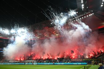Fans von Eintracht Frankfurt sollen nun doch zum Spiel beim SSC Neapel können. Fans von Eintracht Frankfurt sollen nun doch zum Spiel beim SSC Neapel können.