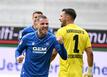 Der Karlsruher Leon Jensen (l.) bejubelt seinen Treffer zum 2:0.