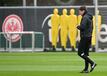 «Wir sind hier, um den 0:2-Rückstand aus dem Hinspiel noch wettzumachen», sagt Frankfurts Trainer Glasner vor dem Spiel in Neapel.