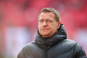 Leipzigs Sportdirektor Max Eberl macht Eingeständnisse nach der Pleite gegen ManCity. Leipzigs Sportdirektor Max Eberl macht Eingeständnisse nach der Pleite gegen ManCity.