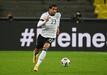 Deutschlands Emre Can am Ball.