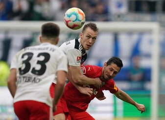 Der Hamburger SV kam Holstein Kiel nichz über ein 0:0 hinaus. Der Hamburger SV kam Holstein Kiel nichz über ein 0:0 hinaus.