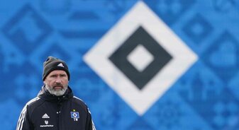 HSV-Trainer Tim Walter rutschte mit seinem Team auf den dritten Tabellenplatz ab. HSV-Trainer Tim Walter rutschte mit seinem Team auf den dritten Tabellenplatz ab.