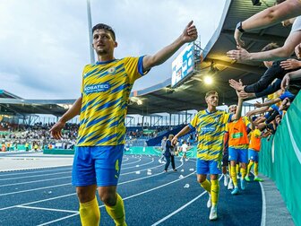 Nach Spielunterbrechung: Braunschweig-Sieg im hitzigen Derby Nach Spielunterbrechung: Braunschweig-Sieg im hitzigen Derby