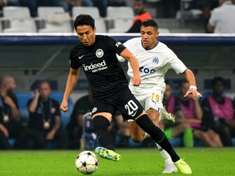 Eintracht Frankfurt: Hasebe setzt Karriere fort Eintracht Frankfurt: Hasebe setzt Karriere fort