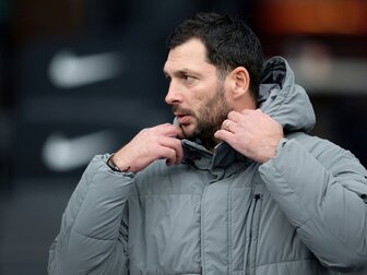 Hertha-Coach Schwarz gegen "Liebesentzug" Hertha-Coach Schwarz gegen "Liebesentzug"