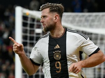 Flick lobt Doppeltorschütze Füllkrug Flick lobt Doppeltorschütze Füllkrug