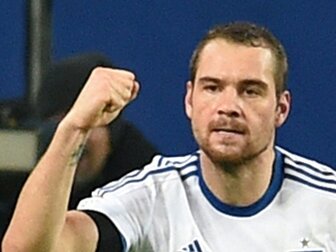 Ex-HSVer Lasogga hält sich in Lübeck fit Ex-HSVer Lasogga hält sich in Lübeck fit