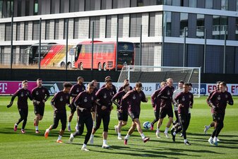 Die deutsche Nationalmannschaft bereitet sich auf das Belgien-Spiel vor. Die deutsche Nationalmannschaft bereitet sich auf das Belgien-Spiel vor.