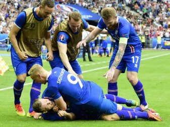 Island steht überraschend im Achtelfinale (Quelle: SID-IMAGES/AFP)
<br>© 2016 SID Island steht überraschend im Achtelfinale (Quelle: SID-IMAGES/AFP)
<br>© 2016 SID