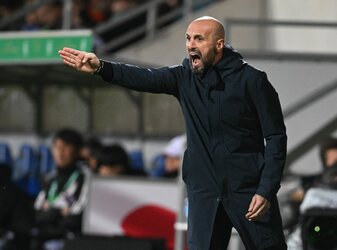Richtet den Blick schon Richtung EM: U21-Coach Antonio Di Salvo. Richtet den Blick schon Richtung EM: U21-Coach Antonio Di Salvo.
