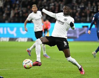 Hat großen Gefallen am FC Bayern gefunden: Eintracht-Torjäger Randal Kolo Muani. Hat großen Gefallen am FC Bayern gefunden: Eintracht-Torjäger Randal Kolo Muani.