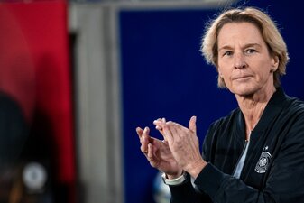 Hat ihren Vertrag beim DFB verlängert: Frauen-Bundestrainerin Martina Voss-Tecklenburg. Hat ihren Vertrag beim DFB verlängert: Frauen-Bundestrainerin Martina Voss-Tecklenburg.