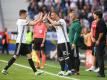 Jérôme Boateng und Julian Draxler sind die herausragenden Akteure beim stark herausgespielten Viertelfinaleinzug. Foto: Arne Dedert