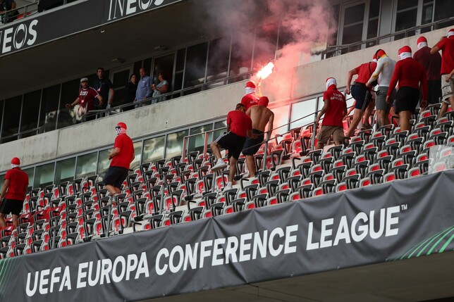 Beim Gruppenspiel des 1. FC Köln in Nizza war es zu gewaltsamen Zusammenstößen gekommen.