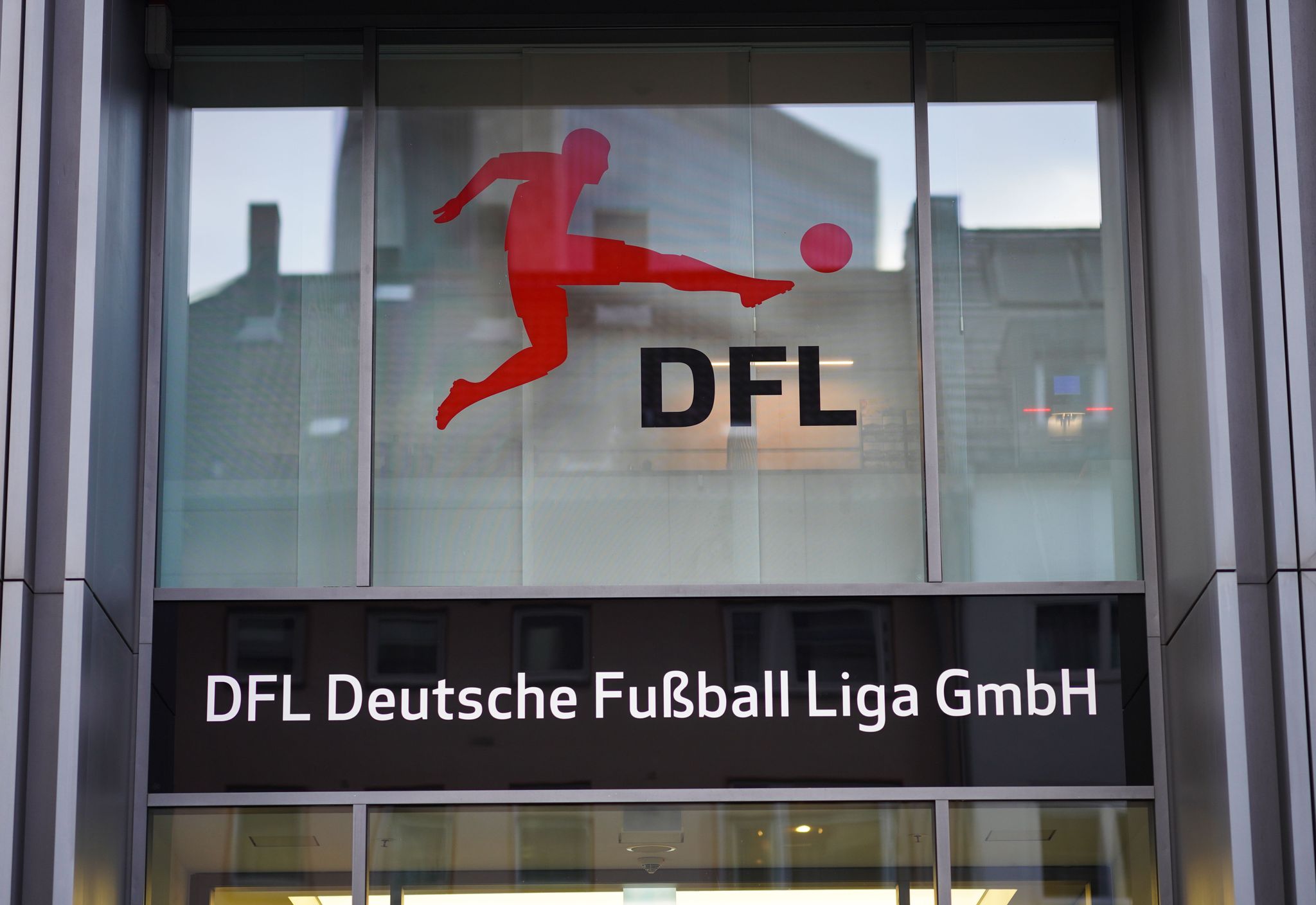 Dfl Provider Niedrigere Gehälter und mehr Bratwürste: Der DFL-Report - Fussballdaten