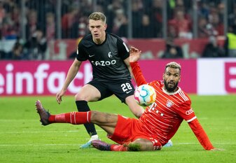 Bayern Münchens Eric Maxim Choupo-Moting (r) wird beim Spiel in Freiburg fehlen. Bayern Münchens Eric Maxim Choupo-Moting (r) wird beim Spiel in Freiburg fehlen.