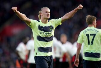 Citys Erling Haaland jubelt über sein Tor zum 3:0 beim FC Southampton. Citys Erling Haaland jubelt über sein Tor zum 3:0 beim FC Southampton.