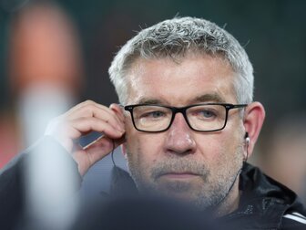 Fischer rechtfertigt sich für Behrens-Auswechslung Fischer rechtfertigt sich für Behrens-Auswechslung