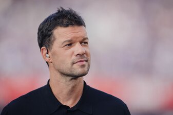 Der ehemalige Fußballspieler Michael Ballack glaubt, dass der FC Bayern München die Champions League gewinnt. Der ehemalige Fußballspieler Michael Ballack glaubt, dass der FC Bayern München die Champions League gewinnt.