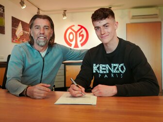 Mainz stattet Talent Laux mit Profivertrag aus Mainz stattet Talent Laux mit Profivertrag aus