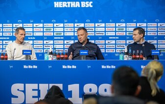 Der neu ernannte Cheftrainer Pal Dardai (M) spricht bei einer Pressekonferenz. Der neu ernannte Cheftrainer Pal Dardai (M) spricht bei einer Pressekonferenz.