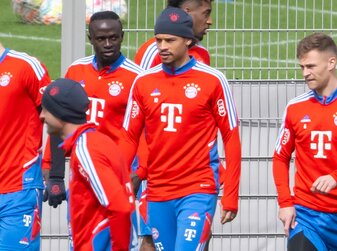 Sadio Mane und Leroy Sane kommen zum Training auf dem Vereinsgelände an der Säbener Straße. Sadio Mane und Leroy Sane kommen zum Training auf dem Vereinsgelände an der Säbener Straße.