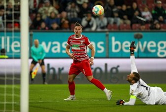 Ermedin Demirovic steht den Augsburgern wieder zur Verfügung. Ermedin Demirovic steht den Augsburgern wieder zur Verfügung.