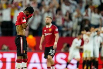 Man United um Marcus Rashford (l) kam in Sevilla unter die Räder. Man United um Marcus Rashford (l) kam in Sevilla unter die Räder.