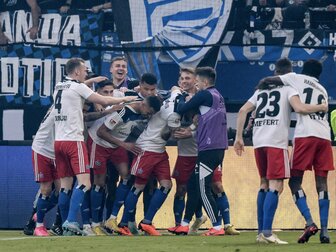 HSV siegt im Hamburger Stadtderby und springt auf Platz zwei HSV siegt im Hamburger Stadtderby und springt auf Platz zwei