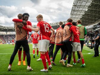 AZ Alkmaar gewinnt erstmals UEFA Youth League AZ Alkmaar gewinnt erstmals UEFA Youth League