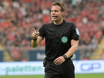 Brych: Autorität der Schiedsrichter durch VAR "angekratzt" Brych: Autorität der Schiedsrichter durch VAR "angekratzt"
