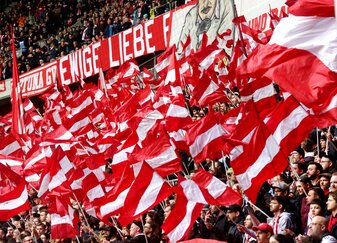 Düsseldorfer Fans können auf kostenlosen Eintritt hoffen. Düsseldorfer Fans können auf kostenlosen Eintritt hoffen.