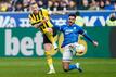 BVB-Kapitän Marco Reus (l) verlängerte seinen Vertrag.