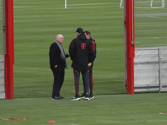 "Positives Zeichen": Tuchel erfreut über Besuch von Hoeneß "Positives Zeichen": Tuchel erfreut über Besuch von Hoeneß