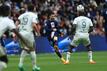 Lionel Messi (M) wurde von Paris Saint-Germain für zwei Spiele suspendiert.