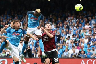 Neapels Victor Osimhen (Mitte oben) in Aktion. Neapels Victor Osimhen (Mitte oben) in Aktion.