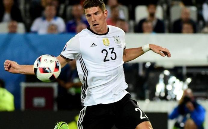Besiktas Istanbul hat Fußball-Nationalspieler Mario Gomez ein Ultimatum in Sachen Vertragsverlängerung gestellt. Foto: Caroline Blumberg