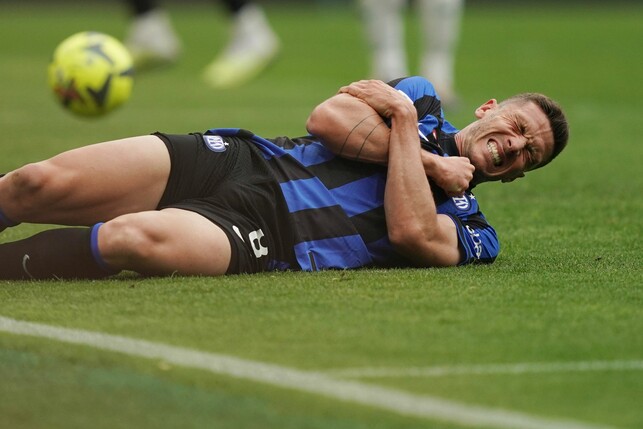 Ob Inter Mailands Robin Gosens im Champions-League-Halbfinale gegen den AC Mailand spielen kann, ist unklar.
