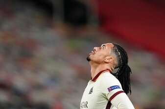 Roms Abwehrspieler Chris Smalling fällt im Hinspiel des Europa-League-Halbfinales gegen Bayer Leverkusen aus. Roms Abwehrspieler Chris Smalling fällt im Hinspiel des Europa-League-Halbfinales gegen Bayer Leverkusen aus.
