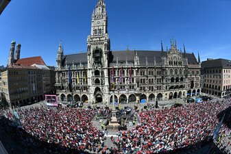München bereitet sich auf verschiedene Varianten einer Meisterfeier des FC Bayern vor. München bereitet sich auf verschiedene Varianten einer Meisterfeier des FC Bayern vor.