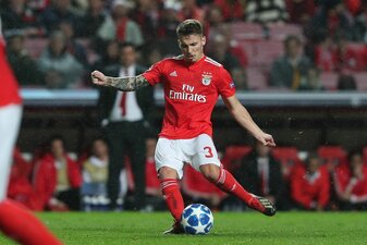 Benficas Alejandro Grimaldo soll vor einem Wechsel zu Leverkusen stehen. Benficas Alejandro Grimaldo soll vor einem Wechsel zu Leverkusen stehen.