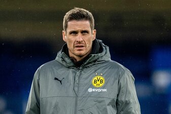 Dortmunds Sportdirektor Sebastian Kehl betritt das Stadion. Dortmunds Sportdirektor Sebastian Kehl betritt das Stadion.