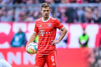 Laut eines spanischen Zeitungsberichts könnte Bayerns Joshua Kimmich ein Thema in Barcelona werden. Laut eines spanischen Zeitungsberichts könnte Bayerns Joshua Kimmich ein Thema in Barcelona werden.