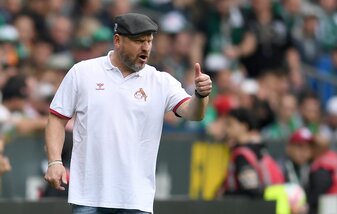 Freut sich auf den Urlaub nach Saisonende: Köln-Coach Steffen Baumgart. Freut sich auf den Urlaub nach Saisonende: Köln-Coach Steffen Baumgart.