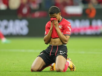 Zwei Tore, zwei dumme Fehler: Leverkusen verschenkt Punkte Zwei Tore, zwei dumme Fehler: Leverkusen verschenkt Punkte
