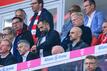 Bayern-Sportvorstand Hasan Salihamidzic (l) und Münchens Vorstandsvorsitzender Oliver Kahn stehen enorm unter Druck.