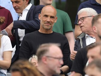 VfL-Coach Letsch hofft: "Relegation im Fernsehen anschauen" VfL-Coach Letsch hofft: "Relegation im Fernsehen anschauen"