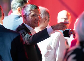 Herbert Hainer ist der Präsident des FC Bayern. Herbert Hainer ist der Präsident des FC Bayern.